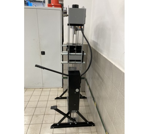 Пресс гидравлический с усилием 30 т (ручной и ножной привод) Хорекс Авто HZ 01.1.030J — профессиональное автосервисное оборудование и инструменты для бизнеса